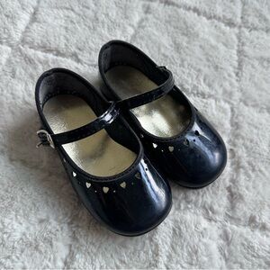 Vintage | Black Heart Cut-Outs Shiny Baby Shoes | Size 4